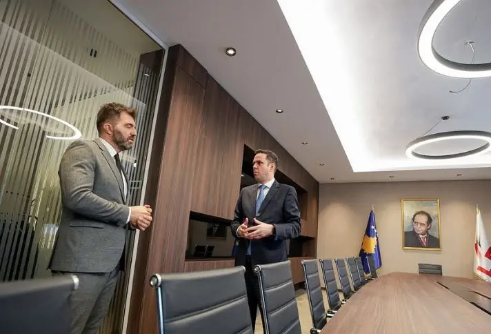 Sadiku: LDK duhet të çlirohet nga komplekset ndaj së kaluarës