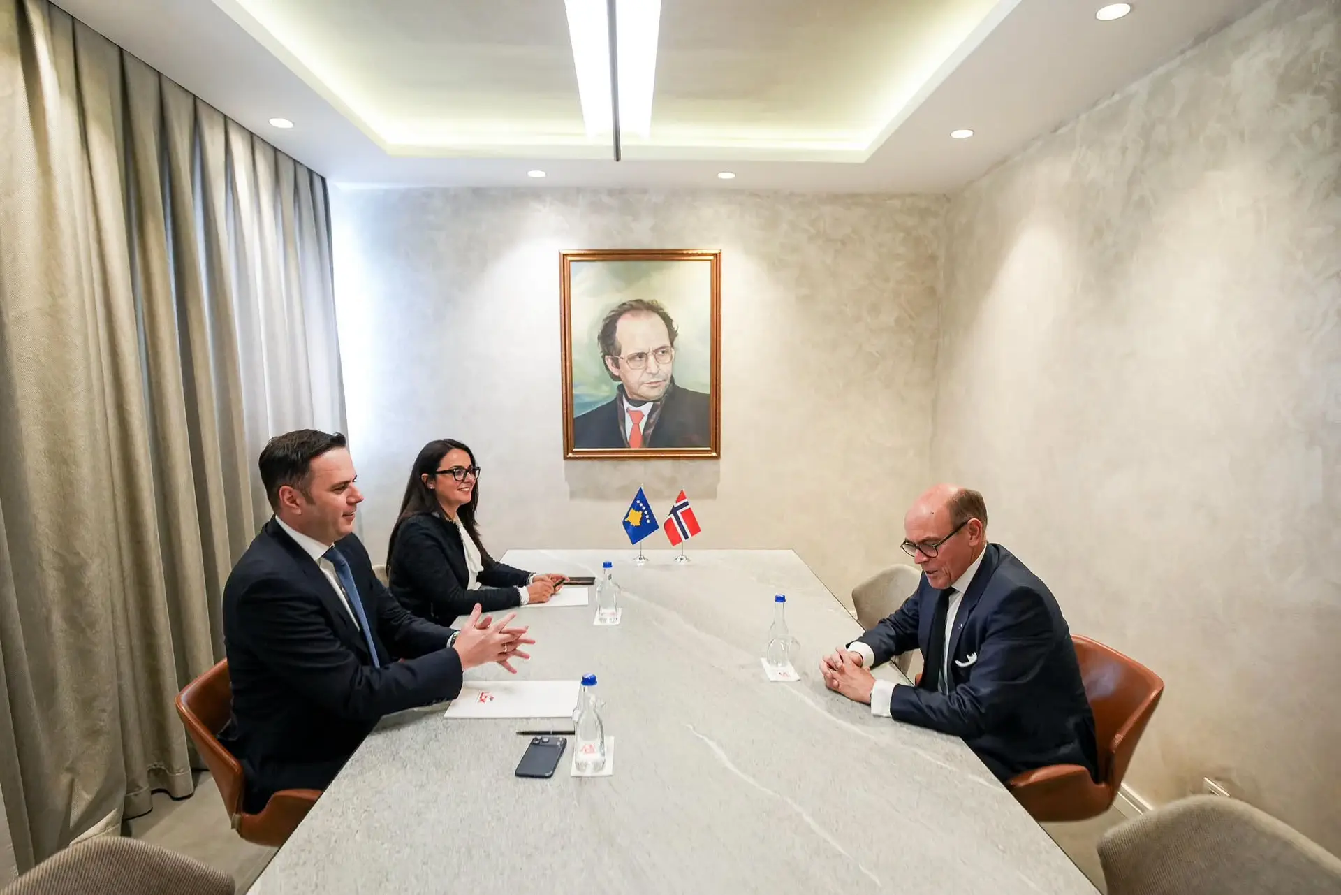 Abdixhiku i tregon ambasadorit norvegjez qëndrimin e LDK-së për krizën në Kuvend