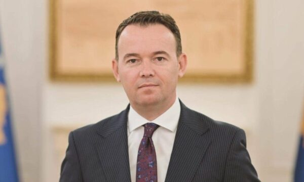 Peci ndërpret bashkëpunimin me AKR-në në Mitrovicë, shkarkohet drejtori Gani Rrustemi