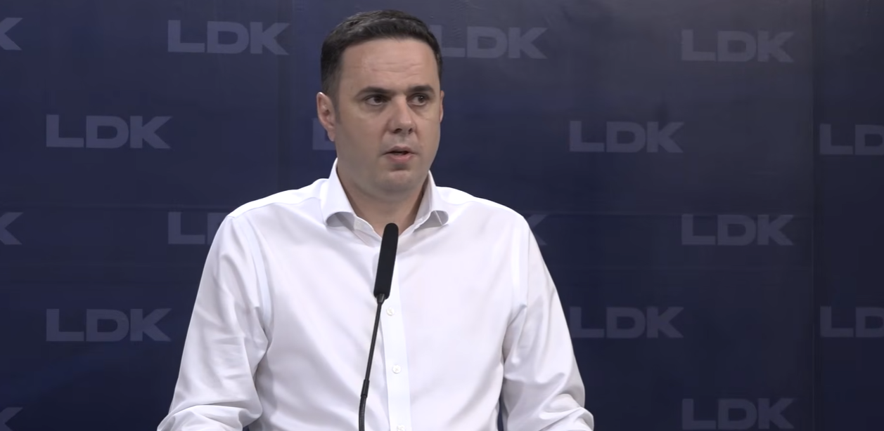 Kthim borxhi apo hakmarrje? Abdixhiku rishpërndan postet në LDK – gjashtë deputetët që kundërshtuan marrëveshjen për presidentin mbeten pa role drejtuese