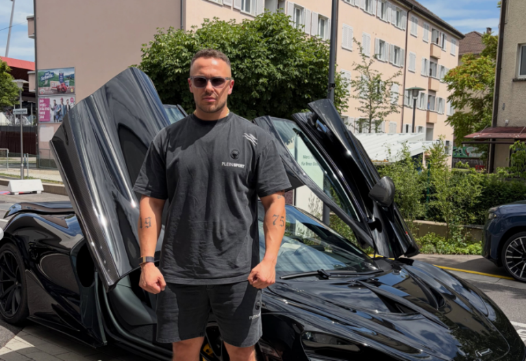 Pas përplasjes me Jozin, Edi shfaqet në St. Tropez me makinë luksoze