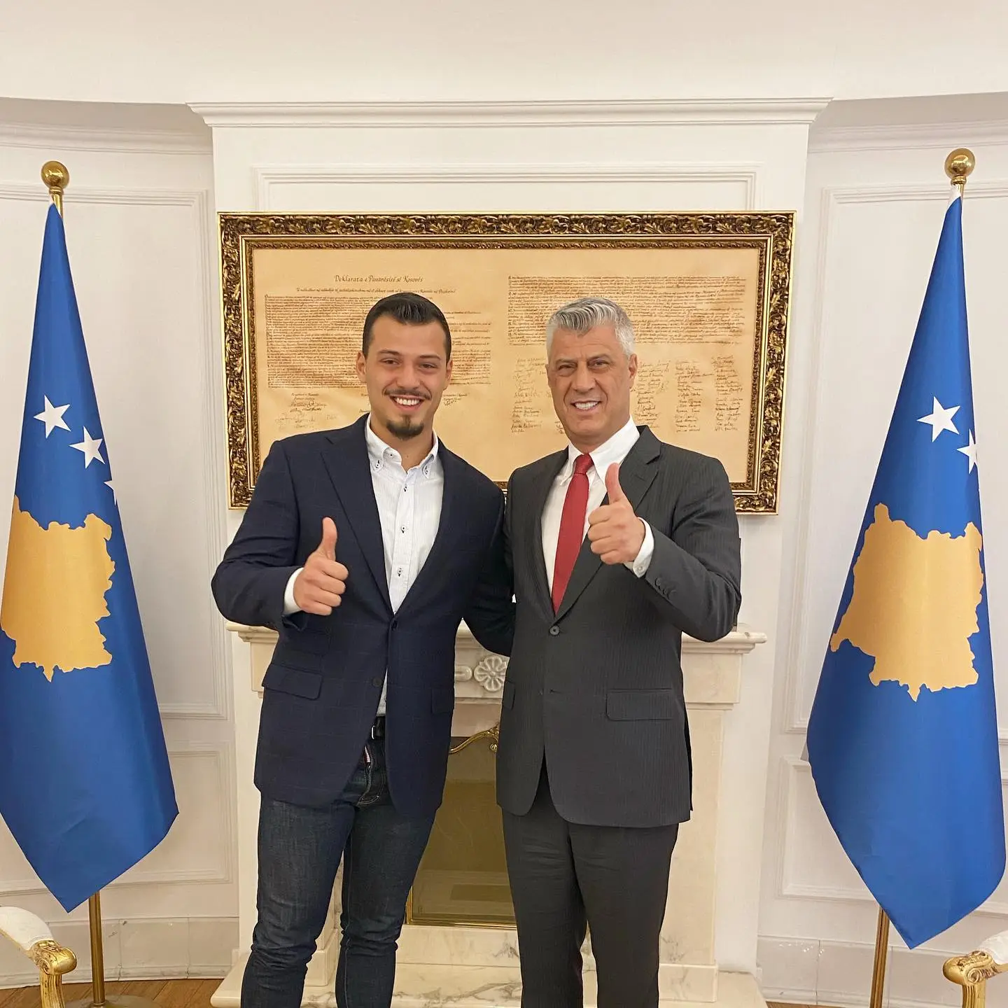 Djali i Thaçit: Të presim në Kosovë, babë, bashkë me shokët