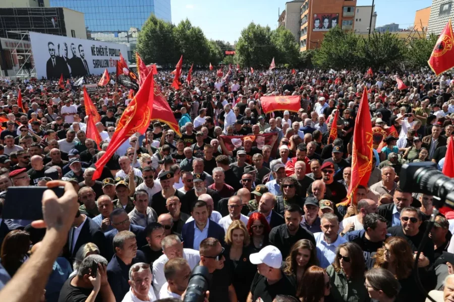Dita e 10-të: Protesta në 9 qytete të Kosovës kundër aktgjykimit të Speciales