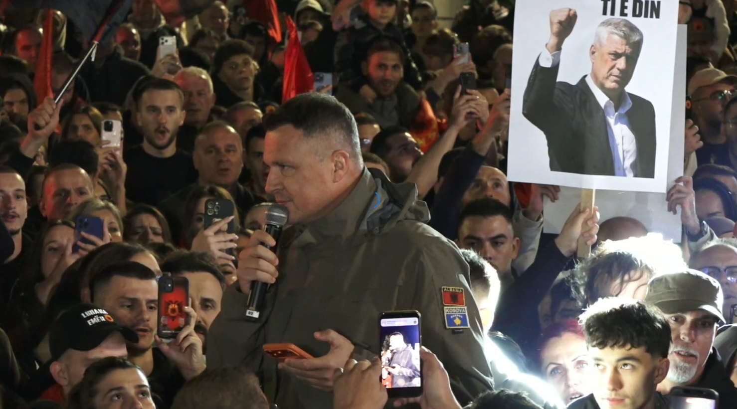 Vazhdon dita e 8-të e protestës, sheshi “Skënderbeu” mbushet me qytetarë
