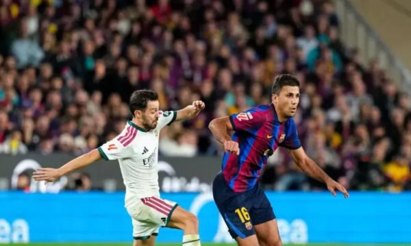 Pedri dhe Rodri humbën nga 13 topa në “El Clásico”, statistikat zbulojnë problemin e Barcelonës