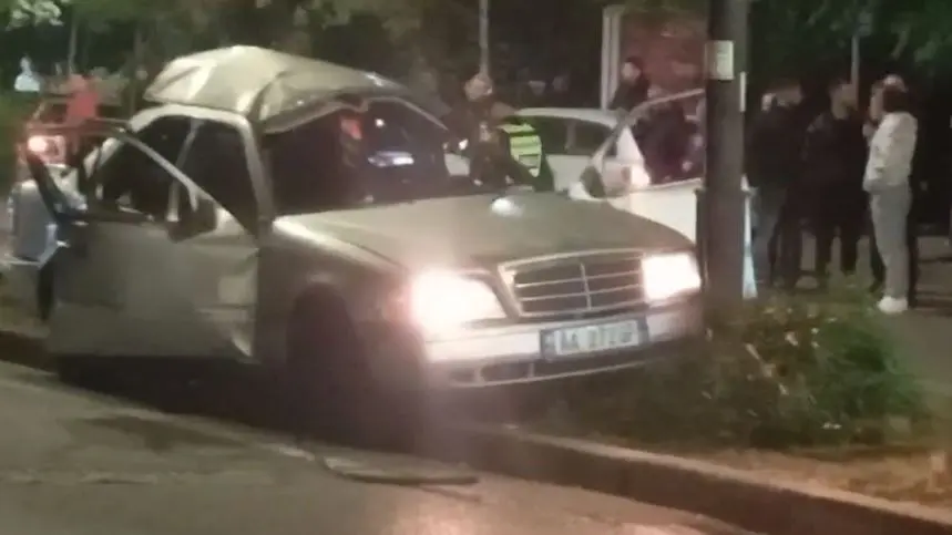 Shpërthen një automjet në lëvizje në Gjirokastër, plagosen dy persona
