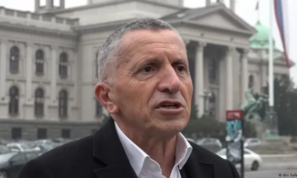 Kamberi: Diaspora mund ta forcojë përfaqësimin shqiptar në Kuvendin e Serbisë