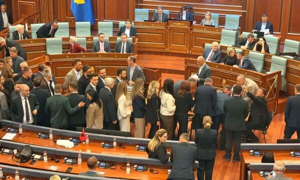 “Marrëveshje në momentin e fundit” – mediat zvicerane për zgjedhjen e Justina Shiroka-Pulës presidente
