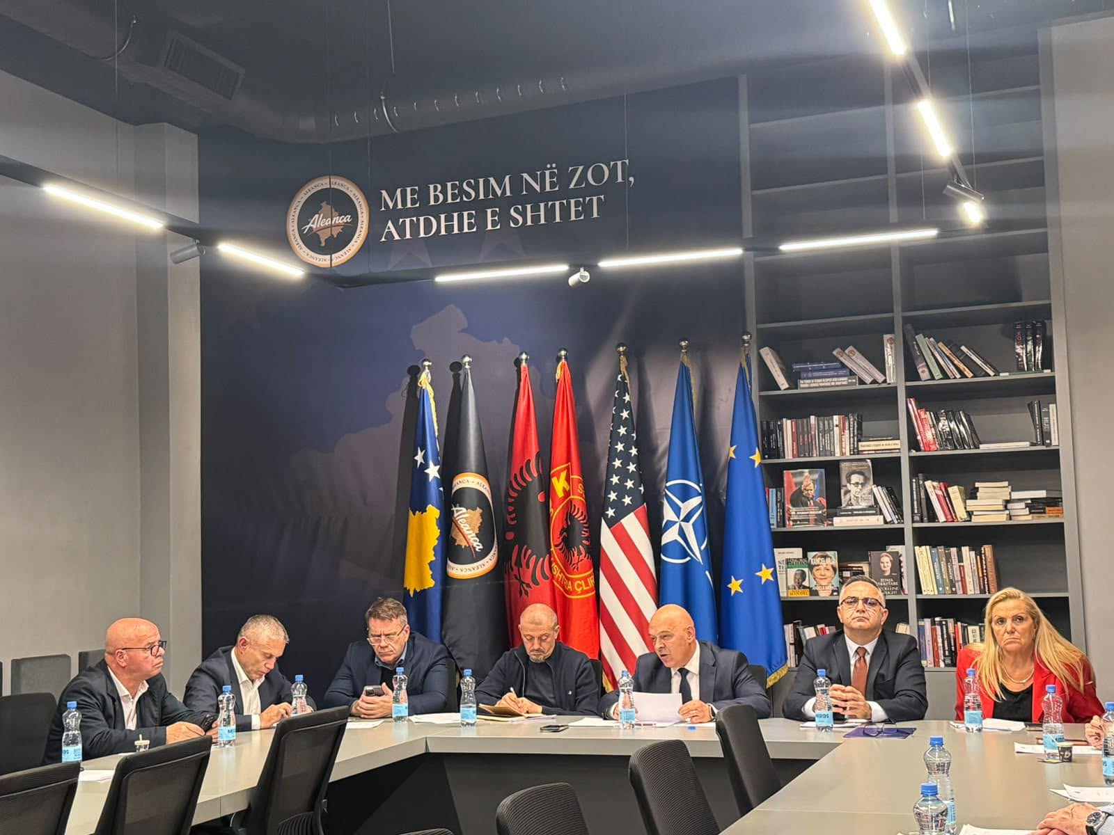 Aleanca themelon Shkollën Politike, paralajmëron interpelancë për importin e energjisë