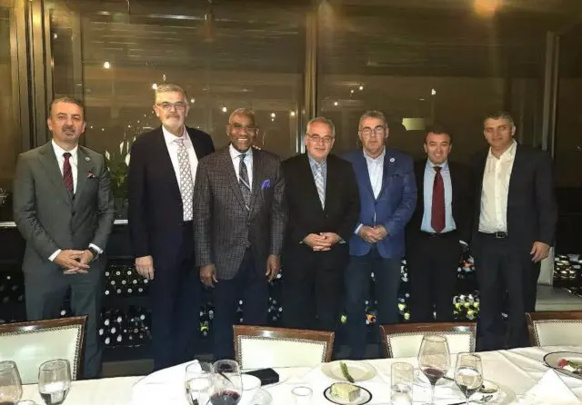 Shqiptarët takohen me kongresistin Meeks: Kosova dhe Haga në fokus të diskutimeve