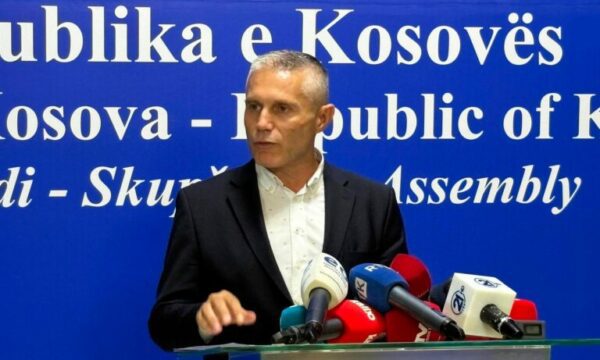 Ramadani kërkon seancë urgjente për votimin e plotësim-ndryshimit të ligjit për Dhomat e Specializuara