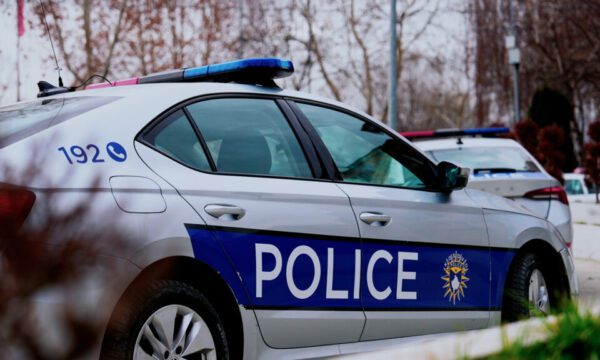 Policia e gjen në Vushtrri automjetin e vjedhur muaj më parë në Prizren