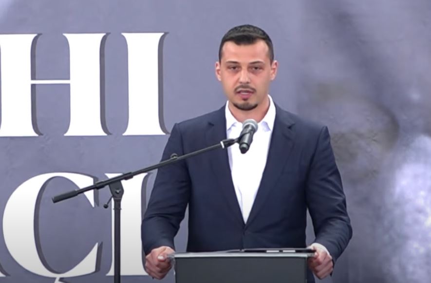 Djali i Thaçit falënderon marshuesit: Prania e juaj dëshmoi se zëri dhe e vërteta e një populli nuk mund të burgosen