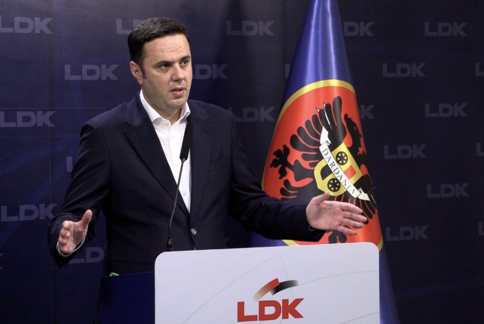 Kthimi i Ligjit në Kuvend, reagon Abdixhiku: Ligjin e kthyet, por baltën që hodhët mbi LDK-në, ku do ta lini?
