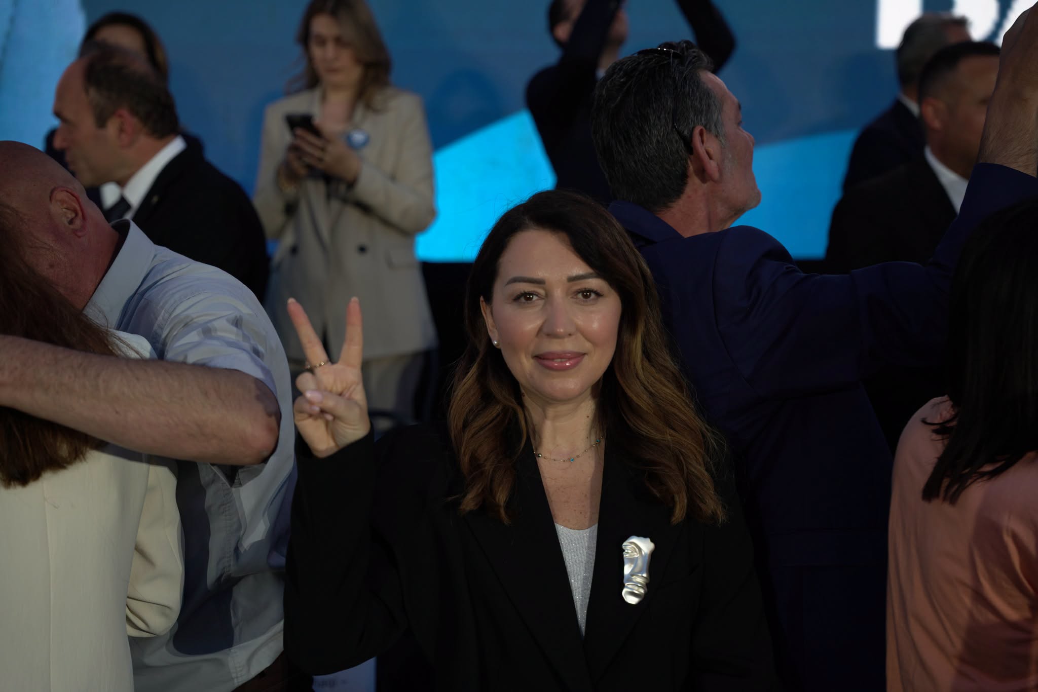 “Partia ime, Zoti të ndihmoftë – por mbi të gjitha, kthjellohu”, Adelina Thaçi Meta me kritika pas zhvillimeve në Kuvend