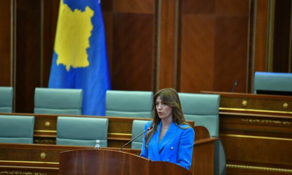 Albulena Haxhiu kërkon auditimin e Kuvendit të Kosovës