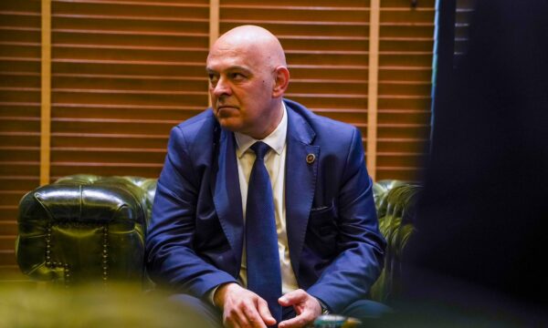 Gjini: Kosova s’ka fituar as taktikisht, as strategjikisht e as ligjërisht nga kthimi i Ligjit për Specialen në Kuvend