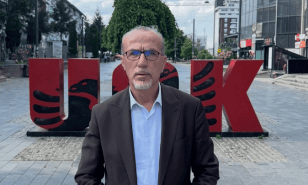 Kthimi i ligjit për Specialen në Kuvend, Haxhiu kërkon dorëheqjen e kryesisë së PDK-së deri sonte në ora 24:00
