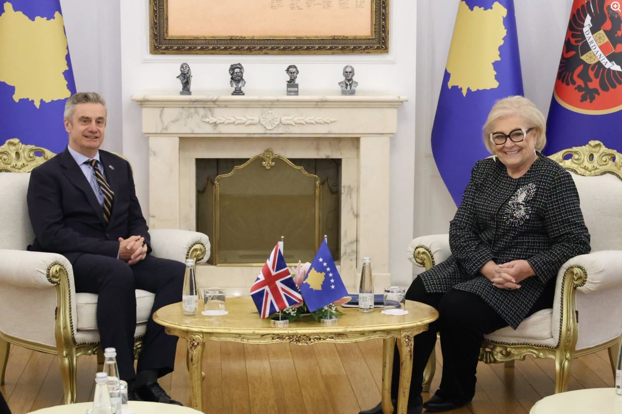 Ambasadori britanik takon Presidenten Justina Shiroka-Pula: Do të forcojmë partneritetin me Kosovën