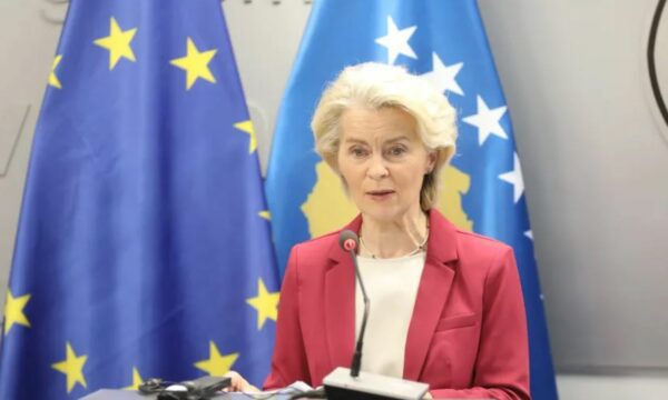 Von der Leyen mbështet thirrjen e Zelenskyt për armëpushim, BE shqyrton financime shtesë për Ukrainën