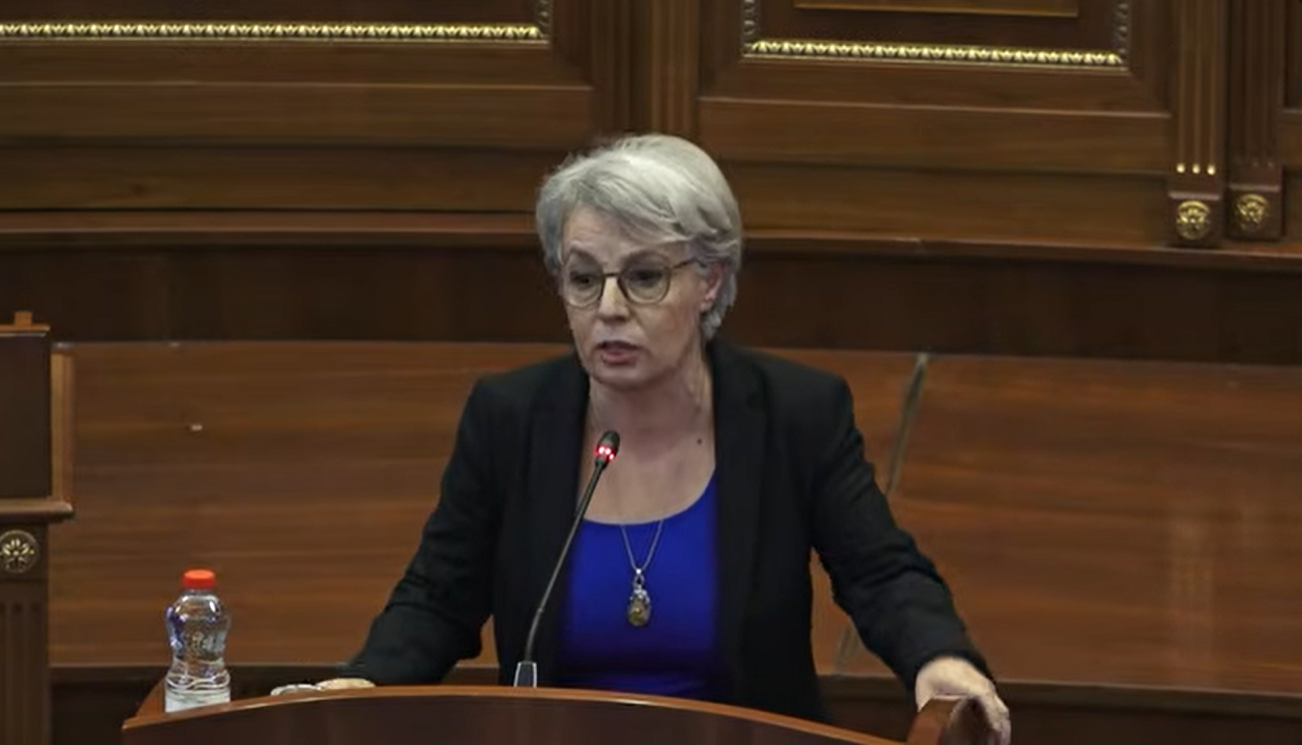 Gërvallës “s’i interesojnë” kërkesat e protestuesve për dorëheqje, vazhdon me postime për çështje të tjera
