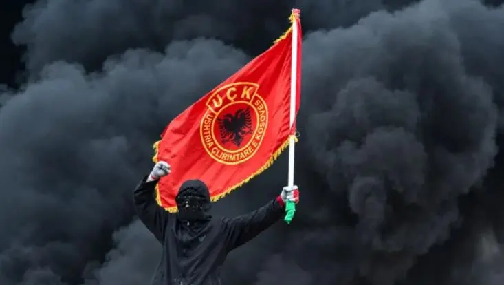 Protestat në Tiranë, veteranët: Dënojmë çdo keqpërdorim të flamurit të UÇK-së