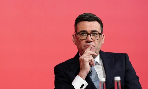 Ish-lideri laburist: Andy Burnham do ta kthejë Britaninë në BE