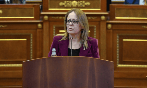 Bajrami: Kurti e VV’ja të kërkojnë falje për autostradën e Gjilanit, gjendja e njëjtë edhe në rrugën për Pejë, Mitrovicë e Podujevë