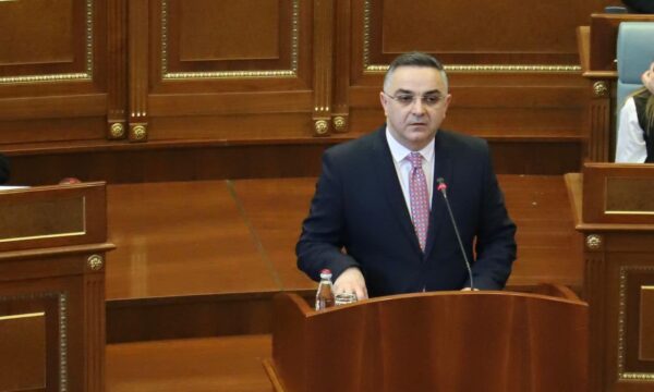Mbledhja e Kryesisë së Kuvendit: Tahiri kërkon strategji shtetërore për mbrojtjen e çlirimtarëve të dënuar nga Gjykata Speciale
