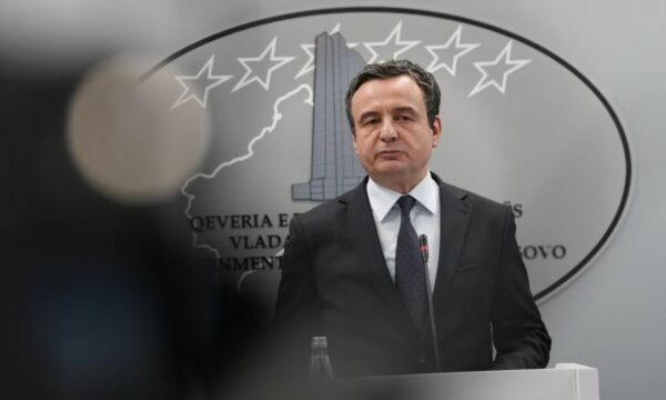 Kurti e propozon Justina Shiroka Pulën për Presidente: E votojmë ligjin për Specialen, le të zotohen se i japin votat për profesoreshën