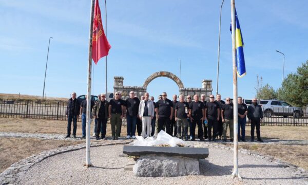 Lladrovci pret veteranët e Kroacisë: Miqësia e kohëve të vështira nuk harrohet