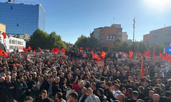 Policia e Kosovës falënderon qytetarët për protestën e qetë dhe pa incidente