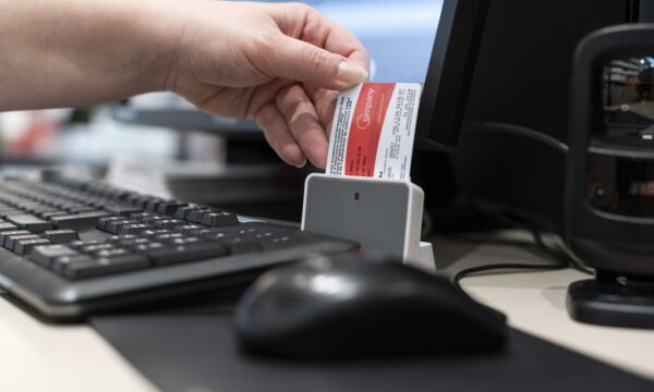 Sigurimet shëndetësore shtrenjtohen në Zvicër më 2027, ja sa rriten sipas kantoneve