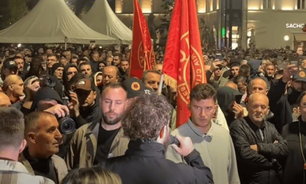 Organizatori i protestës: Kurti do që në kurriz të UÇK-së të bëjë Glaukun president, s’e pranojmë këtë lojë, s’e pranon as Konjufca